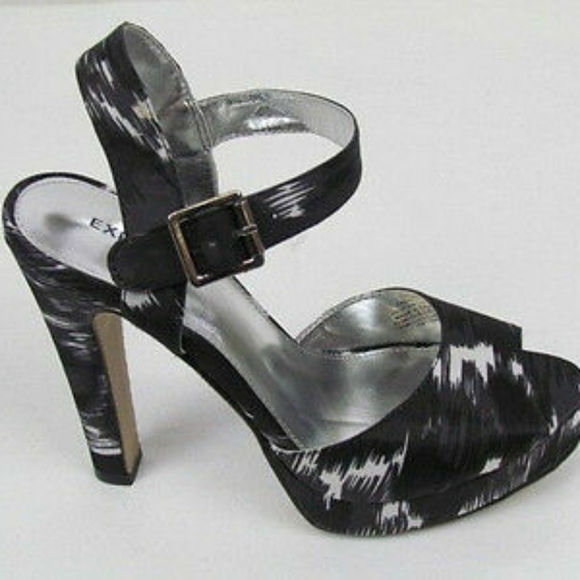 ***🎉Black and White Heels - Picture 1 of 8